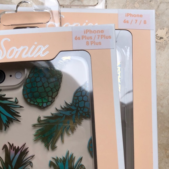 IPhone 6s, 7, & 8, in Iridescent Pineapple NWT - Picture 3 of 6